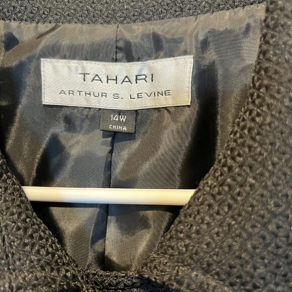 Tahari Black Boucle Jacket Gold-Tone Button, 14W - Picture 10 of 14